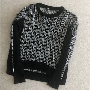 Lulu lemon print sweater with thumb holes